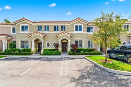1019 SE 24th Ter