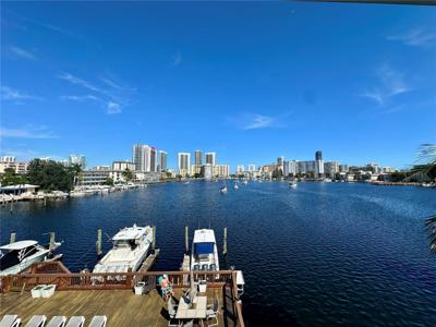 462 Golden Isles Dr