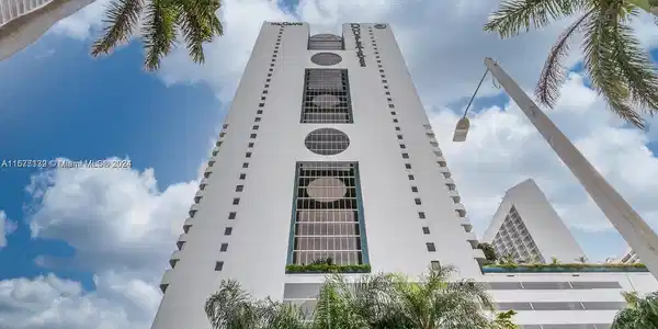 1717 N Bayshore Dr