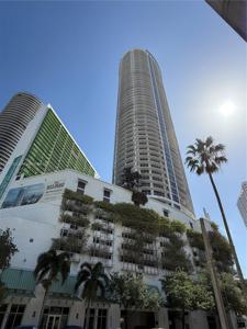 1750 N Bayshore Dr