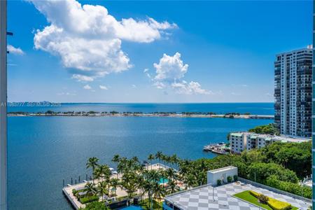 2025 Brickell Ave