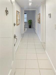 590 Ocean Dr