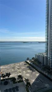 1200 Brickell Bay Dr