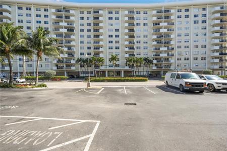 401 Golden Isles Dr
