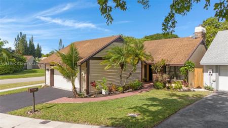 1453 Martin Ct