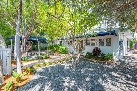 3359 Riviera Dr
