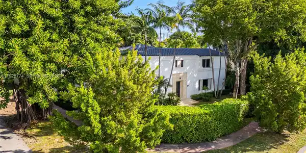 5181 La Gorce Dr