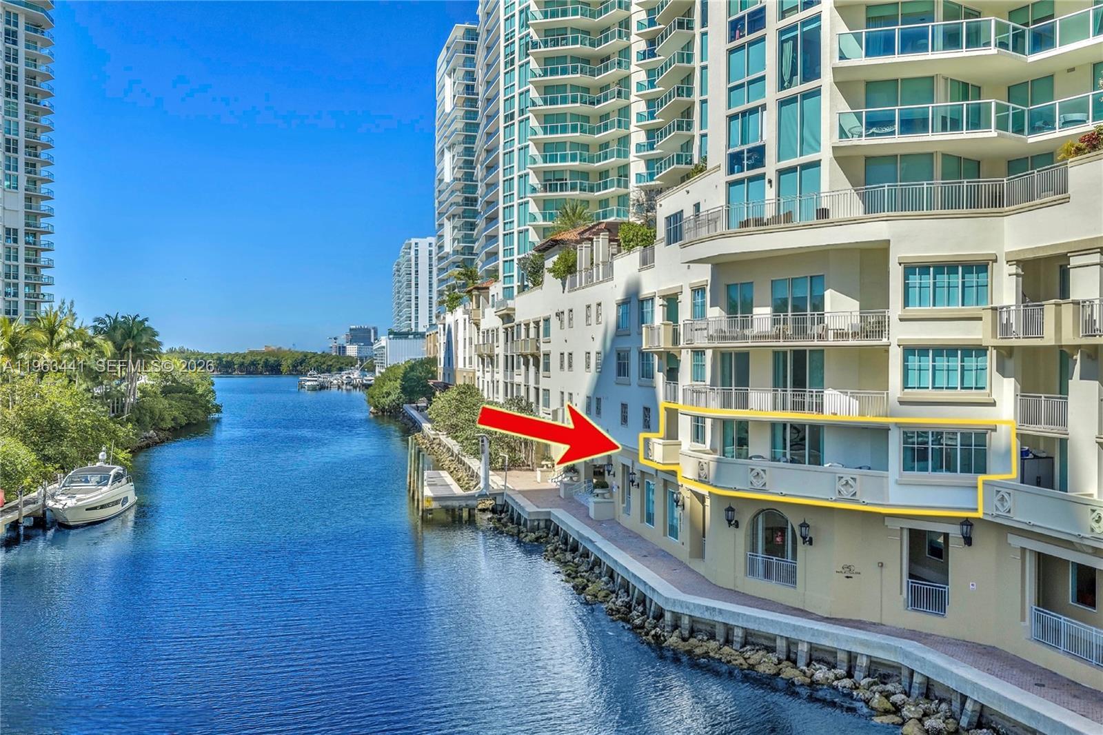 Image 4: You feel like you are in a water front house.