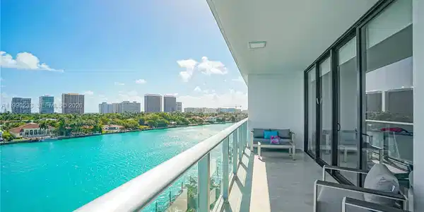 Image 4: The perfect View - South View