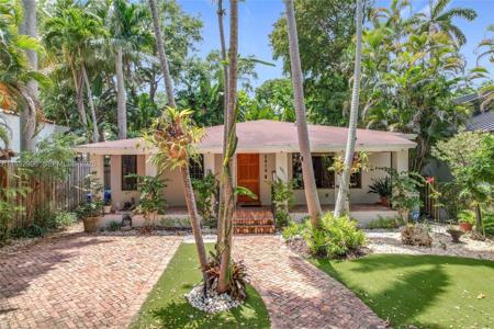 2810 Crystal Ct