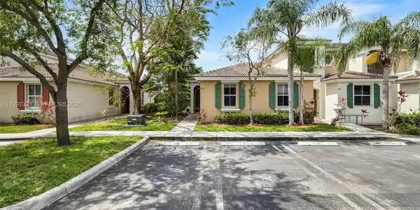 990 NE 42nd Pl