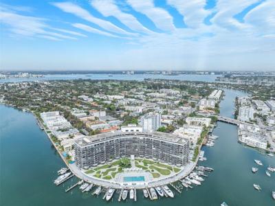 900 Bay Dr