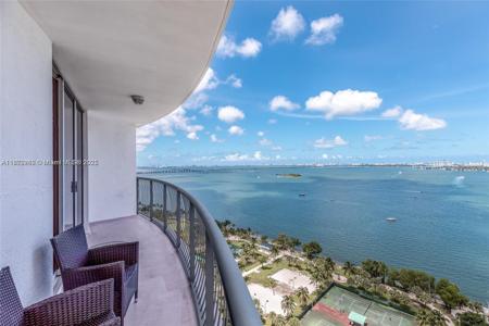 1750 N Bayshore Dr