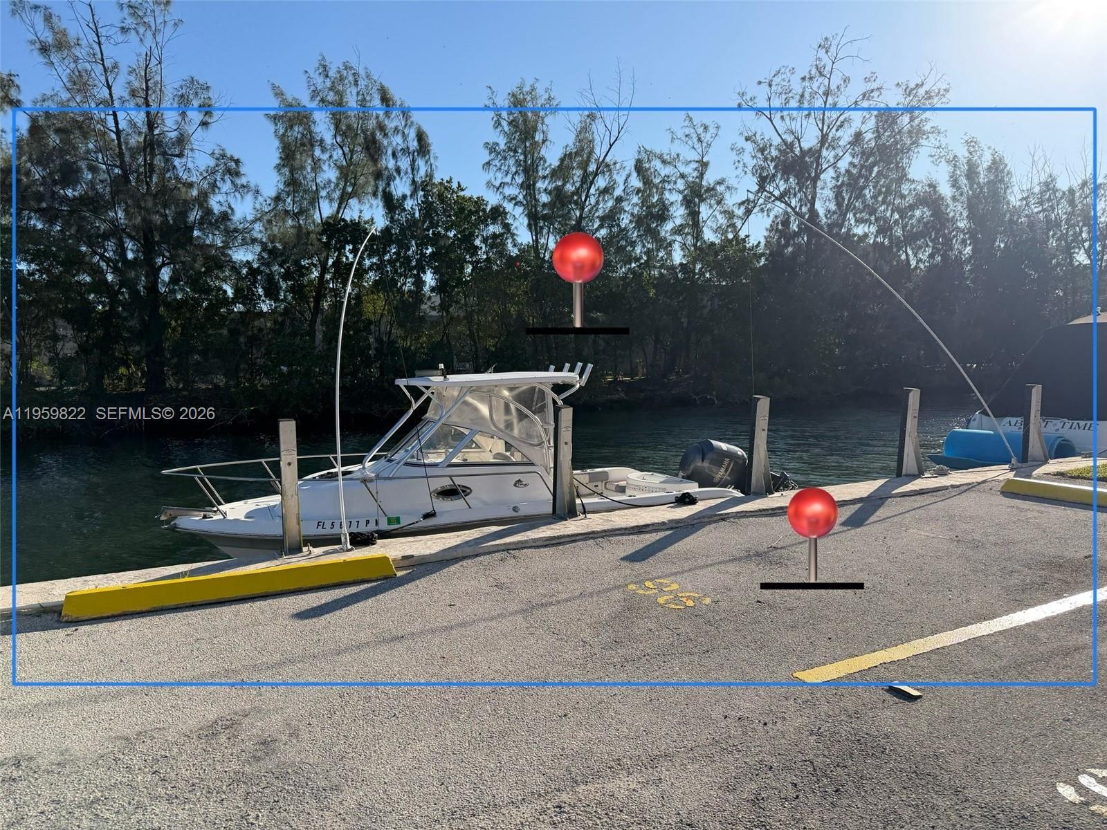 Image 1: 40' DEEDED DOCKNO FIXED BRIDGES