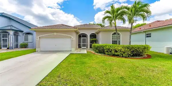 2819 Augusta Ln