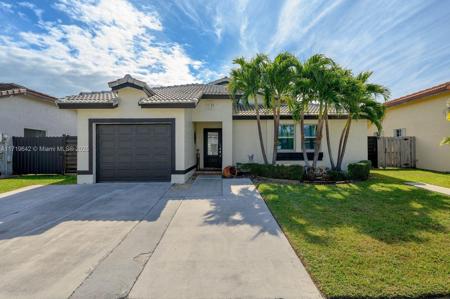 8526 SW 207th Ter