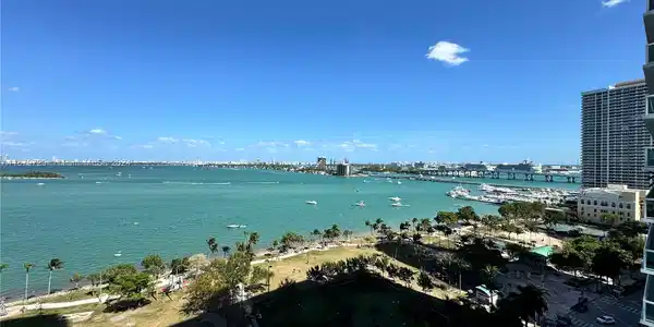 1900 N Bayshore Dr