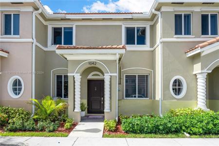 1042 SE 23rd Ter