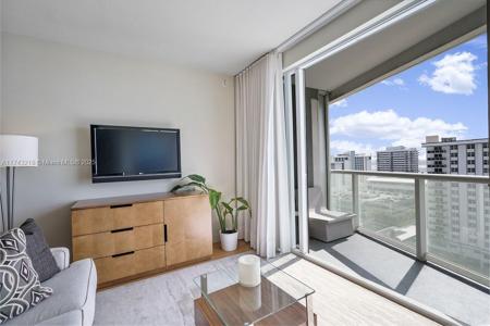 3101 Bayshore Dr