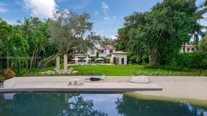 5275 Hammock Dr