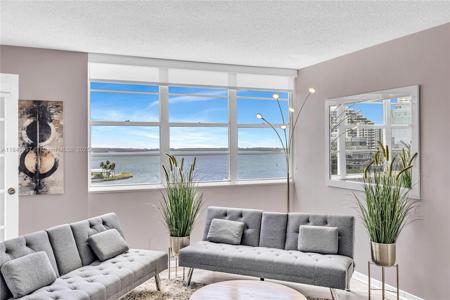 801 Brickell Bay Dr