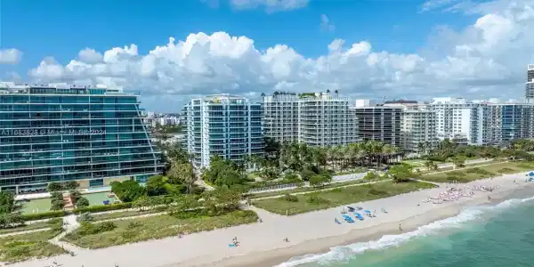 9401 Collins Ave