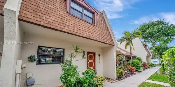 2109 N 14th Ave