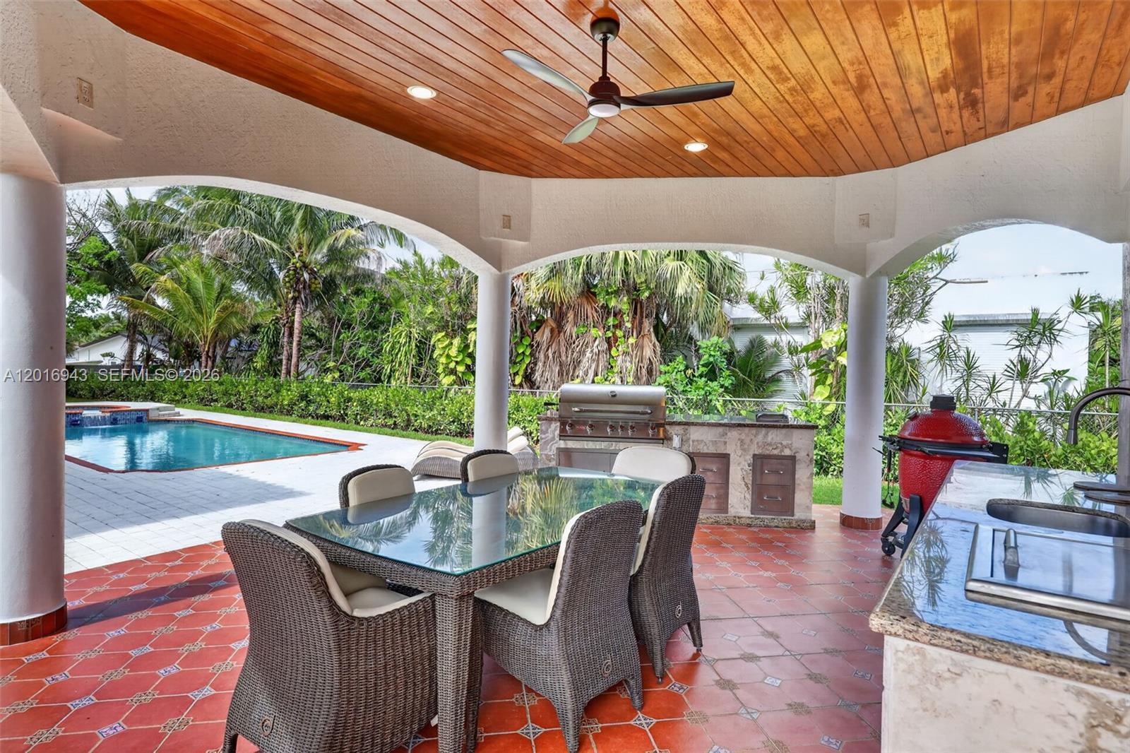 Image 4: Summer Kitchen