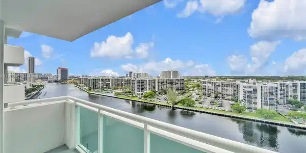 3000 S Ocean Dr