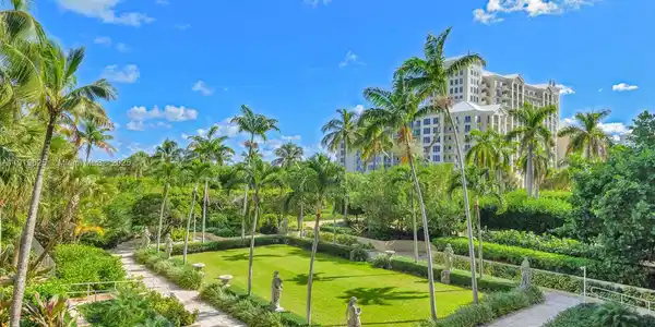 445 Grand Bay Dr