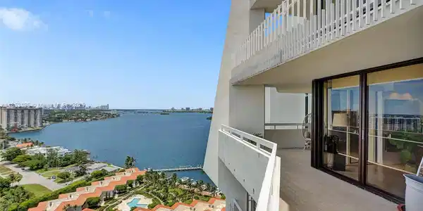 4000 Towerside Ter