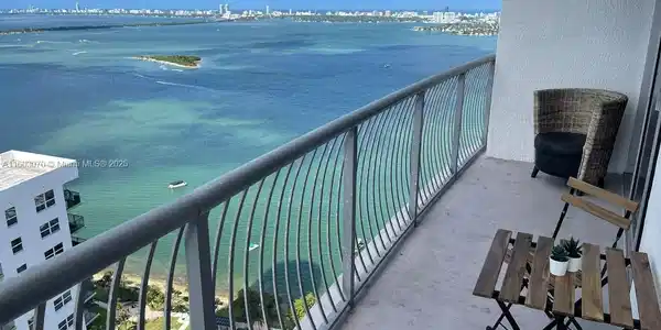 1750 N Bayshore Dr