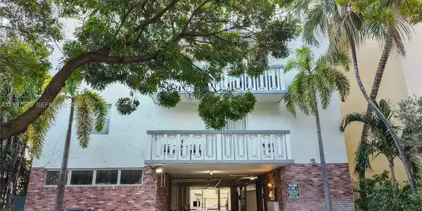 921 Jefferson Ave