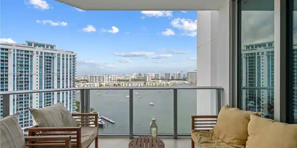 17111 Biscayne Blvd