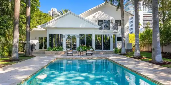 Image 3: POOL W/ PRIVATE DOCK