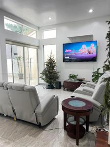 1120 Papaya St