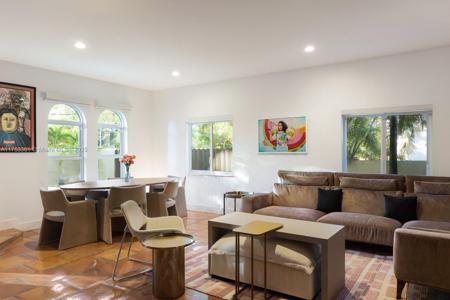 3149 Mary St