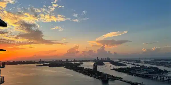 1900 N Bayshore Dr