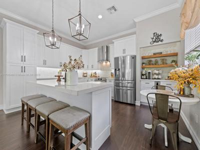 973 NE 36th Ave