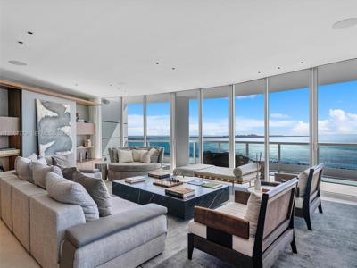 2127 Brickell Ave