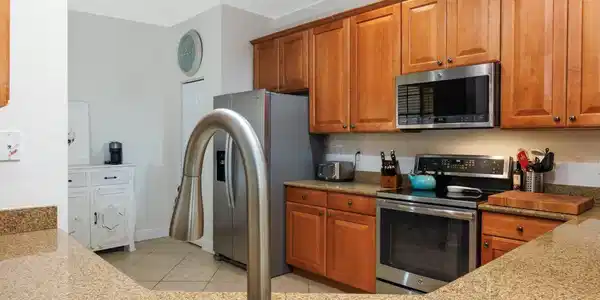 Image 4: Kitchen