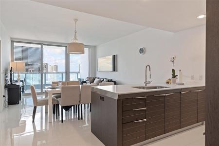 200 Biscayne Boulevard Way
