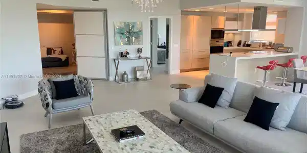 17301 Biscayne Blvd