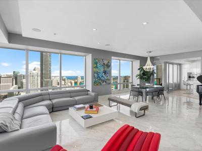1425 Brickell Ave