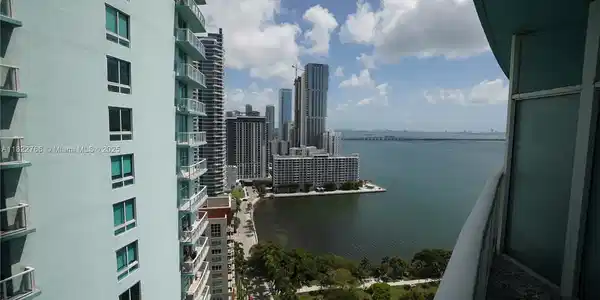 1900 N Bayshore Dr