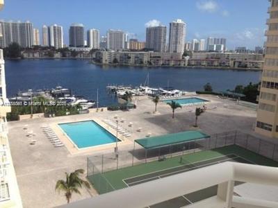 18051 BISCAYNE BLVD