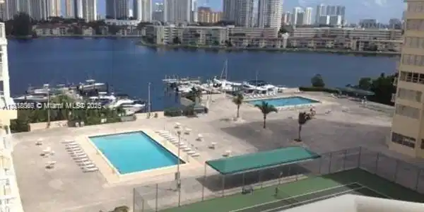 18051 BISCAYNE BLVD