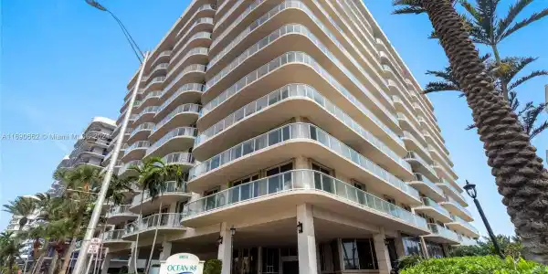 8855 Collins Ave
