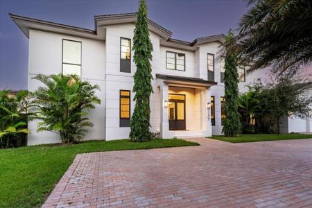 11907 SW 70th Ave