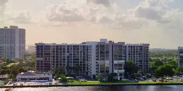 3505 S Ocean Dr